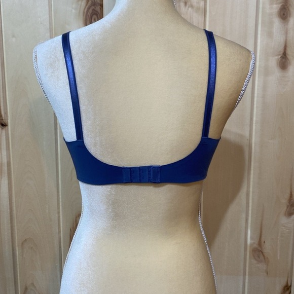 Warner's Blue Underwire Underarm-Smoothing Bra Size 36B - Picture 2 of 6